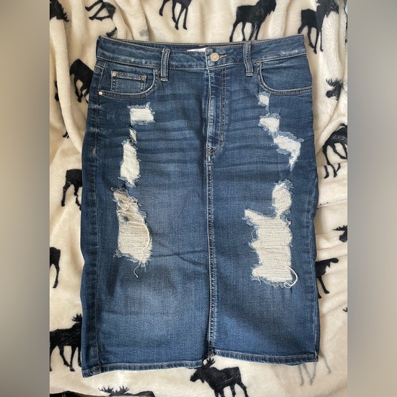 GUESS Jean Skirt - Picture 2 of 2